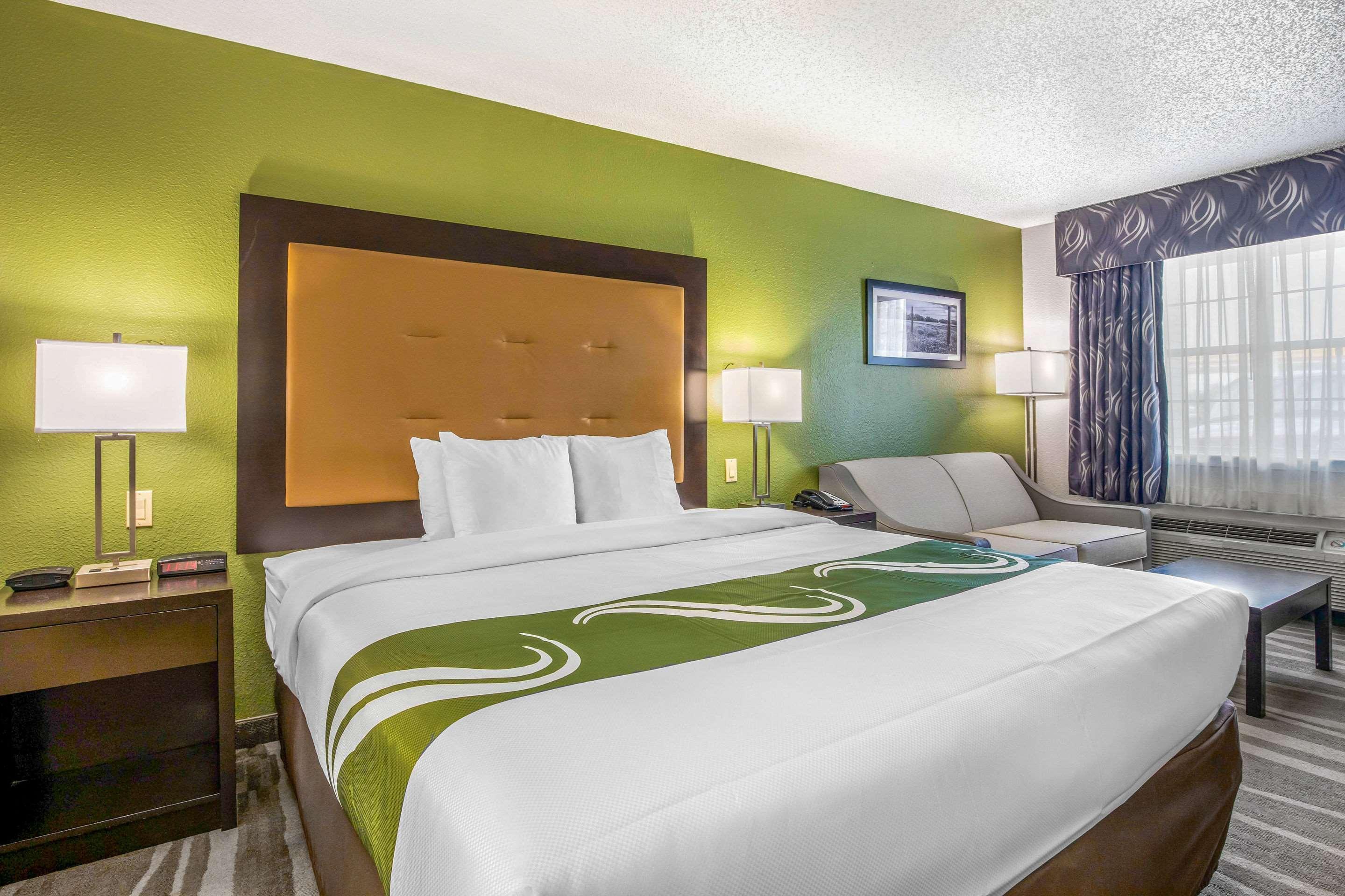 Quality Inn & Suites 韦瑟福德 外观 照片