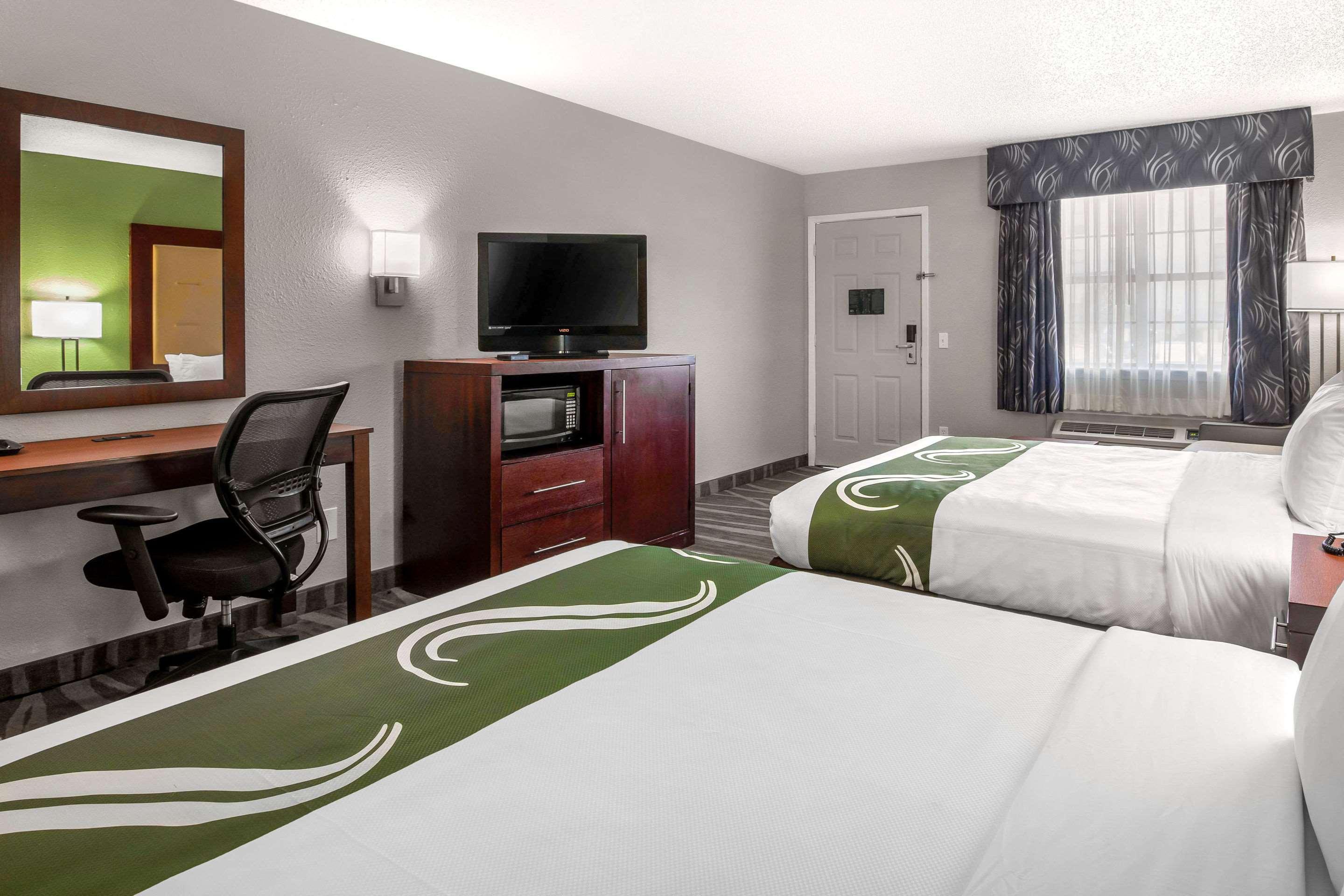 Quality Inn & Suites 韦瑟福德 外观 照片