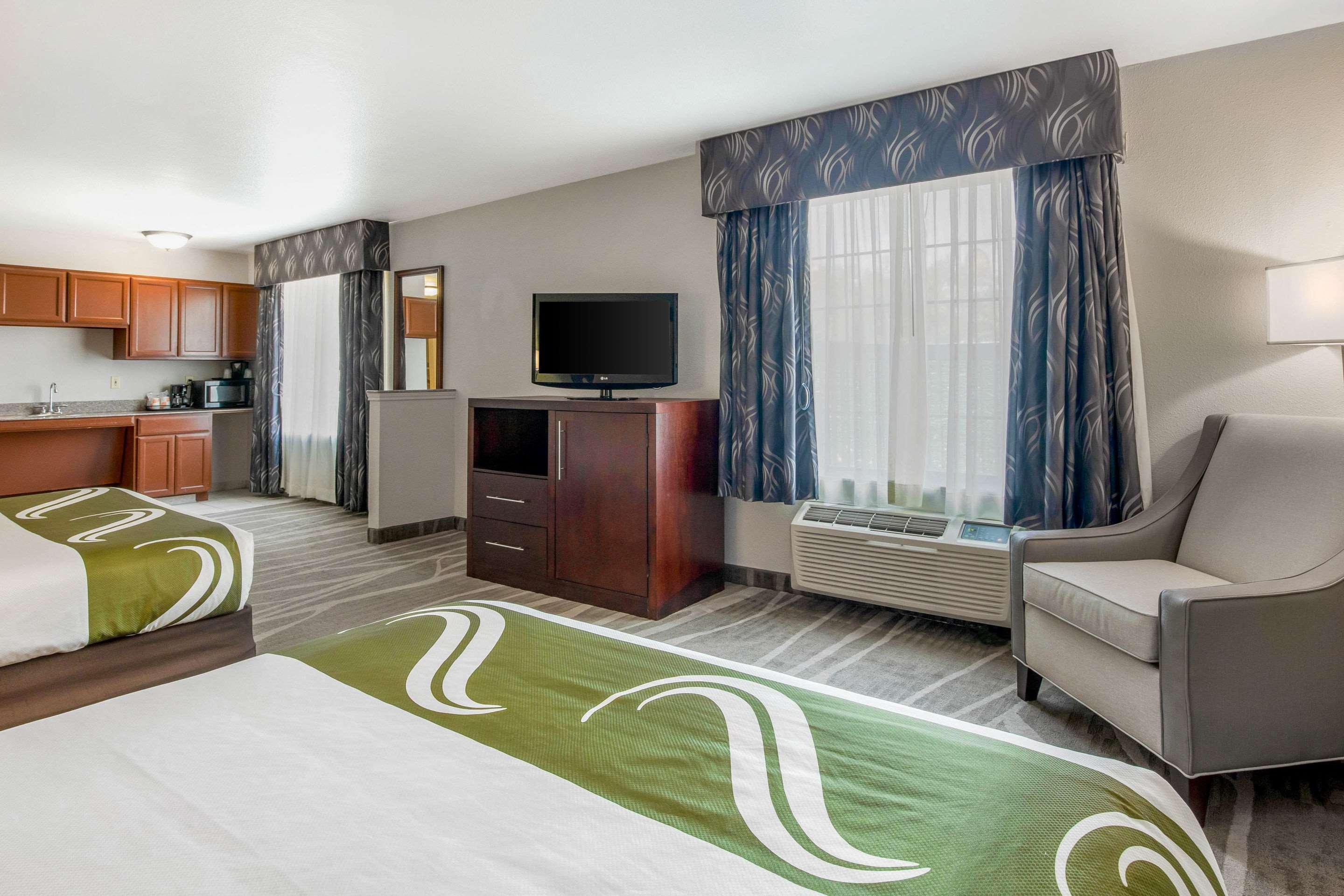 Quality Inn & Suites 韦瑟福德 外观 照片