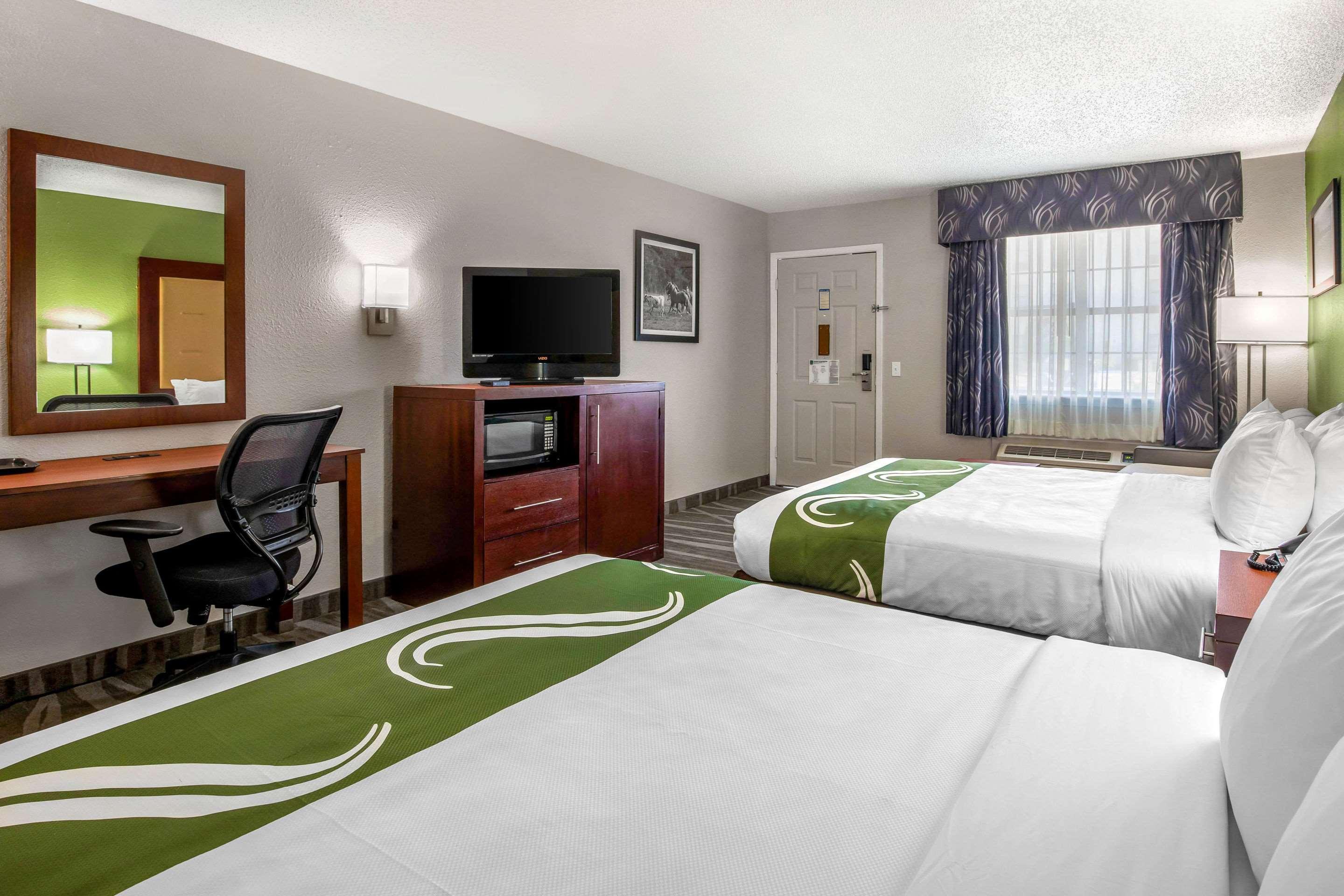 Quality Inn & Suites 韦瑟福德 外观 照片