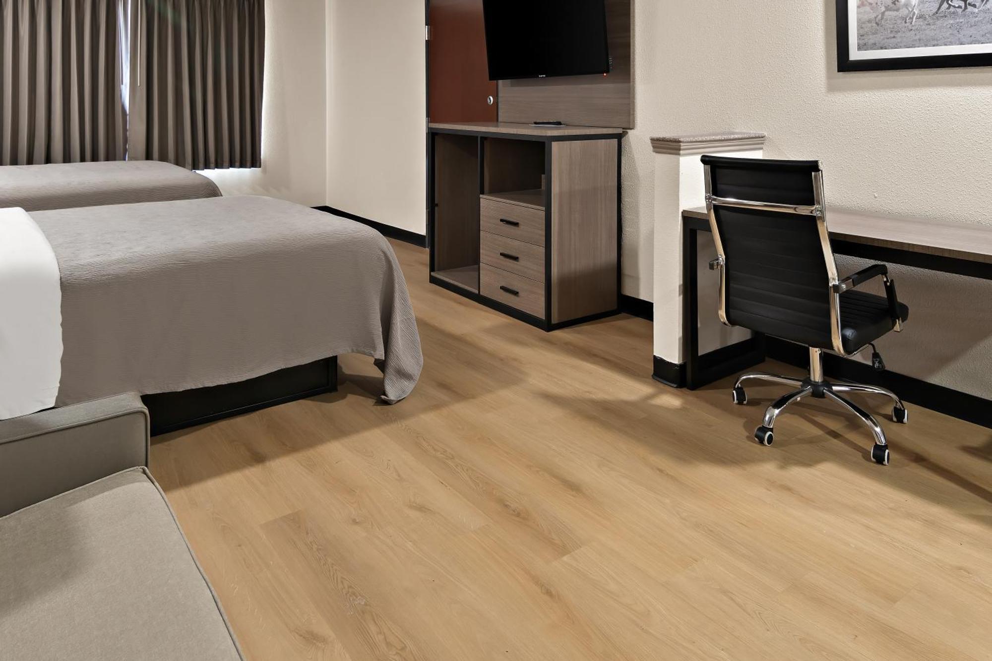Quality Inn & Suites 韦瑟福德 外观 照片