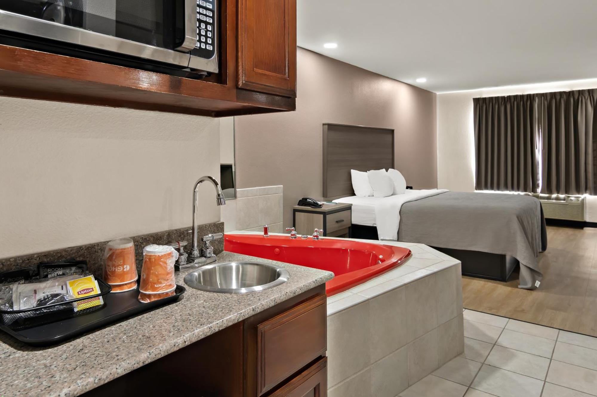 Quality Inn & Suites 韦瑟福德 外观 照片