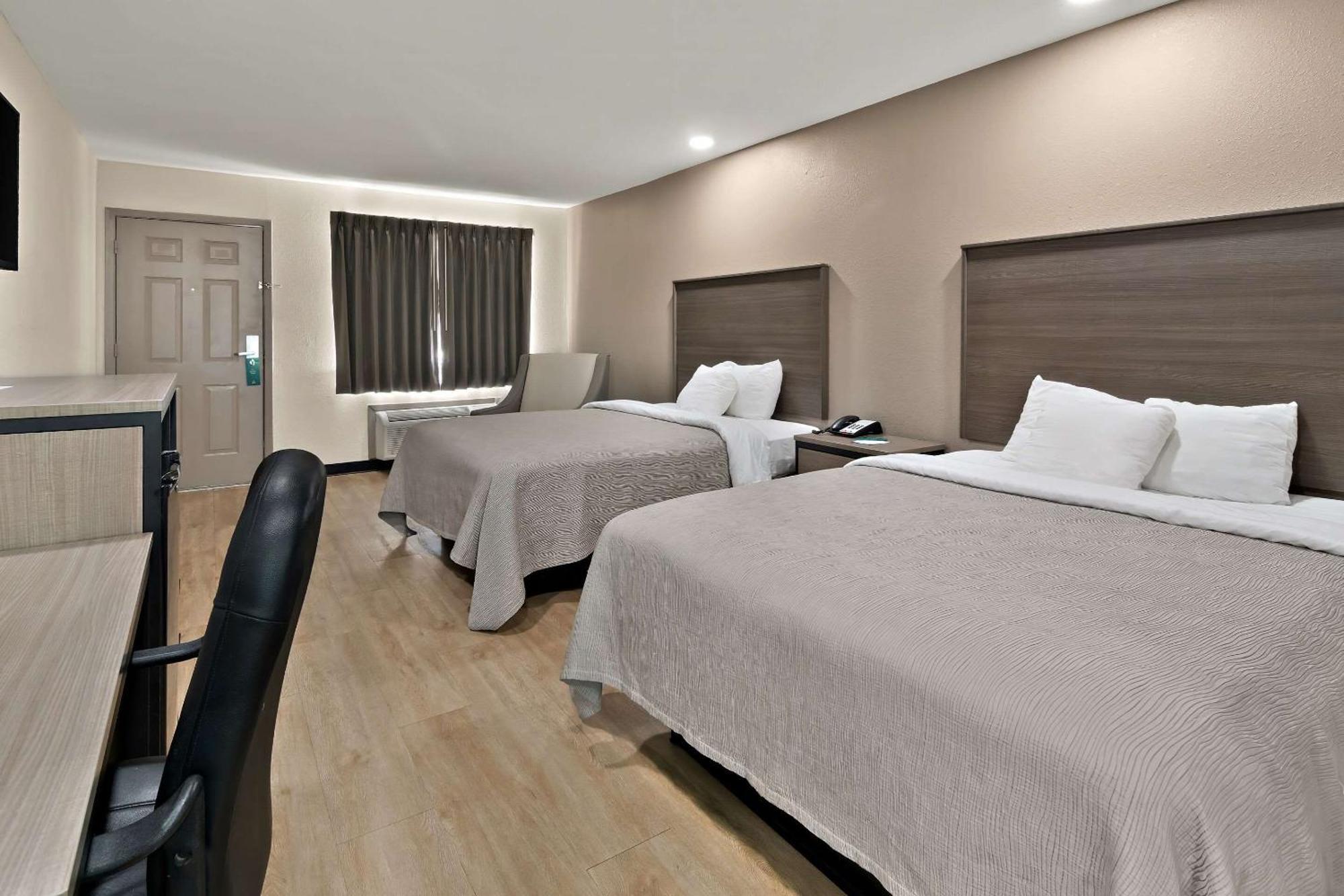 Quality Inn & Suites 韦瑟福德 外观 照片